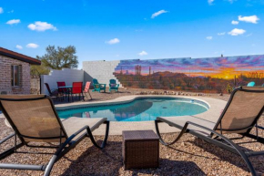 Panoramic Mountain Views, Heated Pool, 2 Kitchens